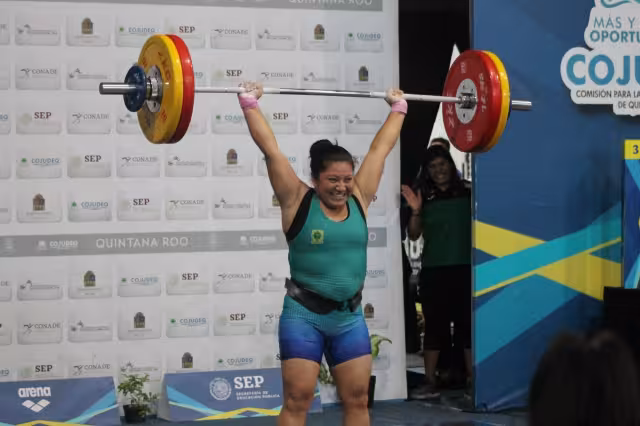 En Tekax, atletas entrenan en el Centro Municipal