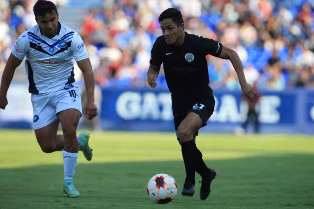 El mediocampista seguirá una temporada más en Cancún