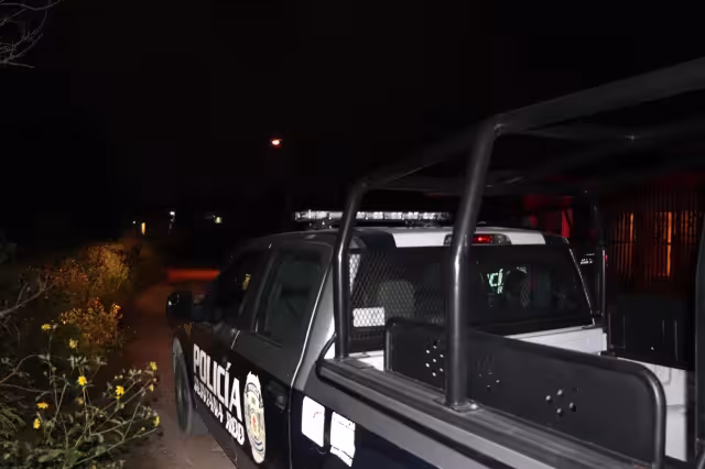 Elementos de la Policía Quintana Roo y paramédicos de una unidad médica, acudieron al auxilio