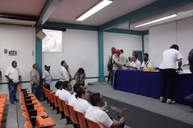 La votación de jubilados de la Unacar duró cinco horas