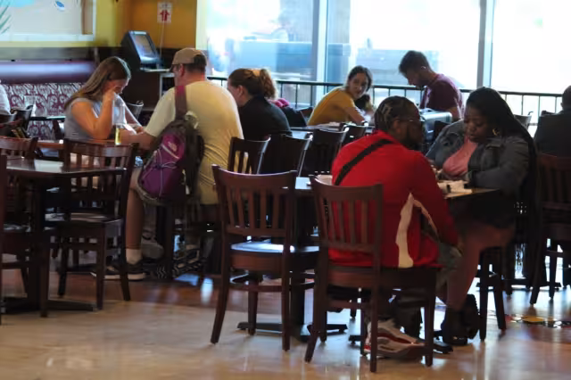 El Presidente de la Canirac en Cancún aseguró que deben seguir cumpliéndose las medidas de prevención establecidas por la Cofepris y la STYPS