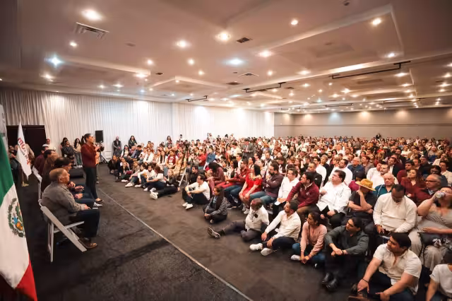 Eduin Caz y Claudia Sheinbaum cantan 'Ya Supérame' de Grupo Firme