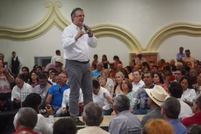 Marcelo Ebrard presentará el lunes plan de salud a trabajadores del sector