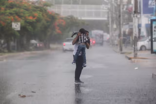 Las bandas nubosas de la Tormenta Tropical Hilary afectará a 10 estados