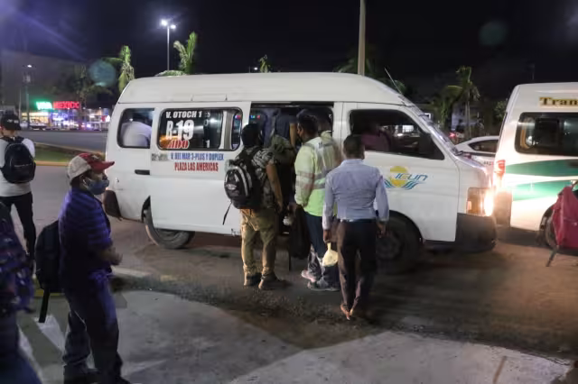 "Es importante también que la gente coopere y evite subirse a los camiones que van con sobrecupos"