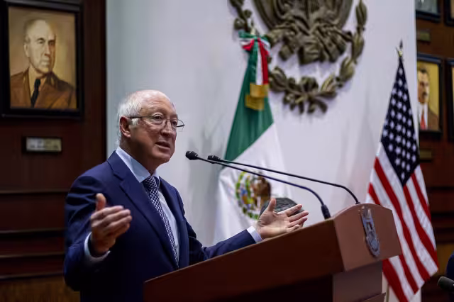 Ken Salazar puntualizó que la presencia de cárteles mexicanos en EU reafirma la importancia de trabajar juntos y de manera coordinada