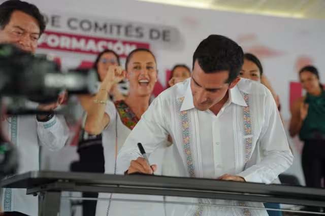 Rommel Pacheco estuvo presente en la firma del Acuerdo de Unidad para la  Transformación