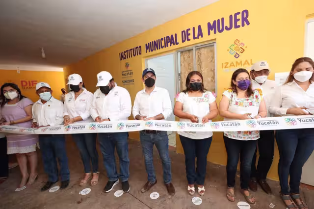 Mauricio Vila asistió a la inauguración de los nuevos proyectos en Izamal