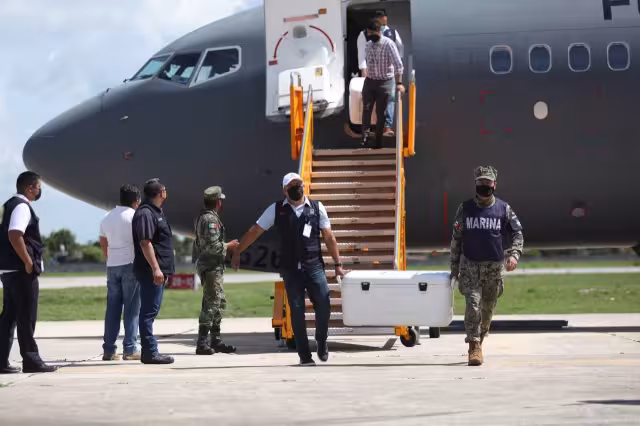 Arriban a Yucatán 100 mil 800 vacunas contra COVID-19