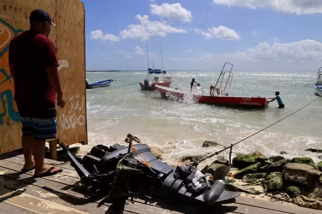 Los fuertes vientos y oleaje elevado ocasionaron el cierre del puerto pesquero