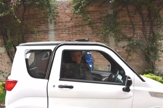 El titular de la Secretaría de Relaciones Exteriores (SRE) Marcelo Ebrard, en su visita a la planta Potencia Industrial SA de CV