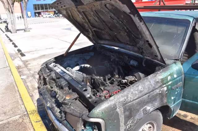 Fue alrededor de las 14:30 horas del miércoles, cuando esta persona circulaba a bordo de una camioneta Ford Ranger