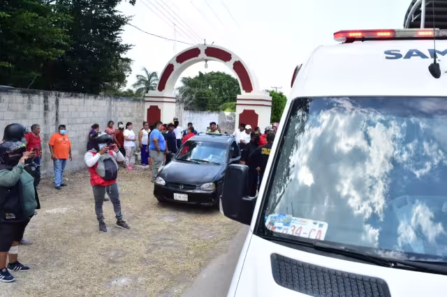 Los vecinos se negaban a dar al ladrón, ya que no es la primera vez que lo sorprenden robando