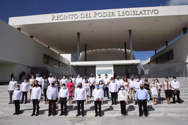 Actualmente se están llevando programas en apoyo de familias de diversos  municipios de Yucatán