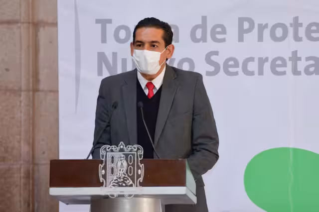 Miguel Ángel Lutzow fue secretario de Salud de San Luis Potosí durante casi un año en el mandato de Juan Manuel Carreras López