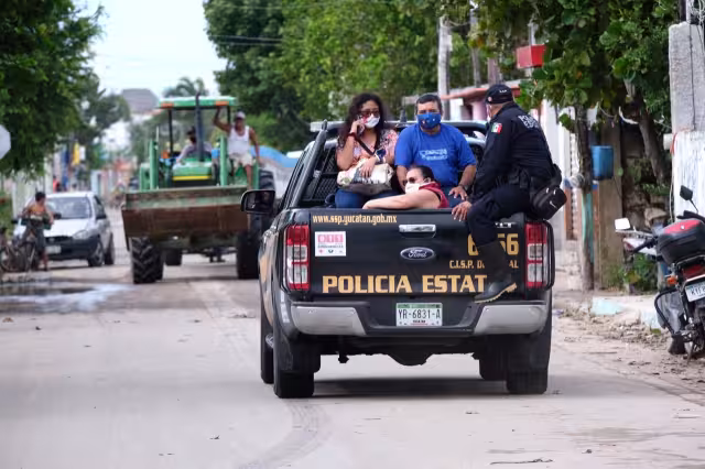 Autoridades evacuaron a vecinos de municipios del oriente. Foto: Cuauhtémoc Moreno