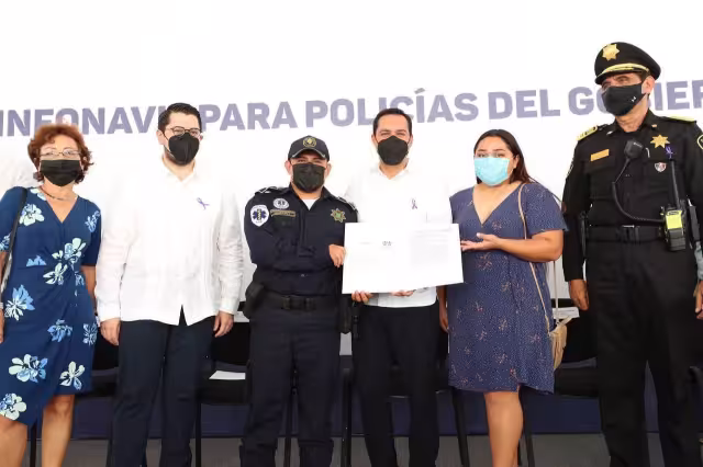 El gobernador Mauricio Vila Dosal entregó los primeros créditos a elementos de la Secretaría de Seguridad Pública