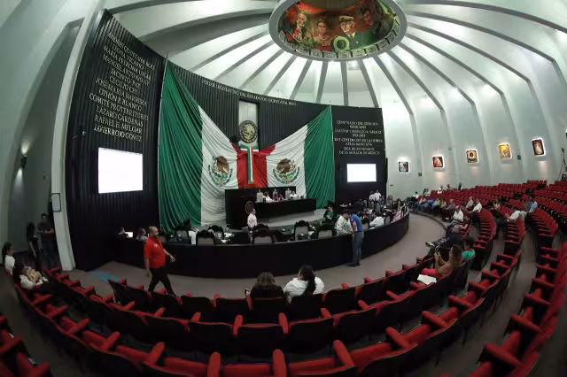 Rodolfo Domínguez, representante de un grupo de ciudadanos, indicó que las tarifas por el servicio se encuentran entre las más elevadas del país. (