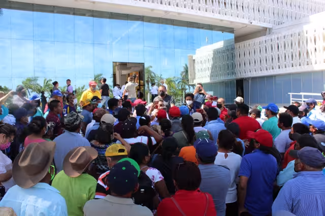 Campesinos de Tenabo protestaron en el Palacio de Gobierno de Campeche