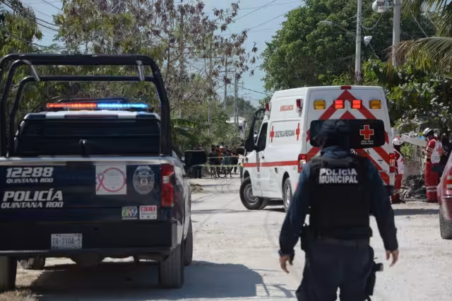 Autoridades investigan la identidad del hombre y causa de muerte