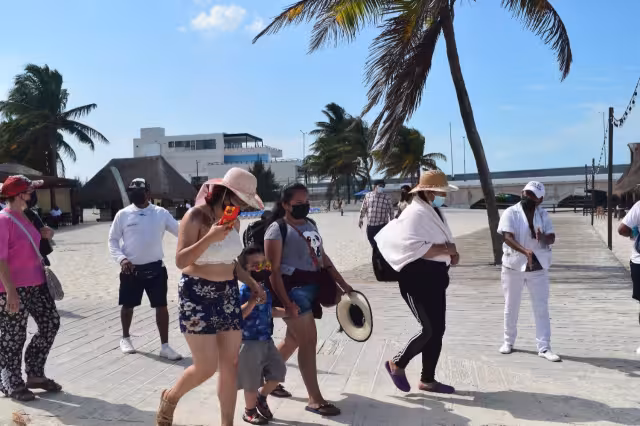 Según los extranjeros, sufren acoso por parte de los vendedores