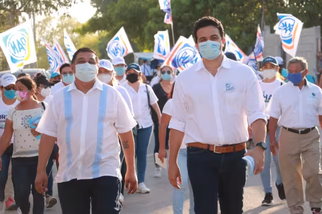 Erik Rihani, en su recorrido por los municipios del Distrito IX