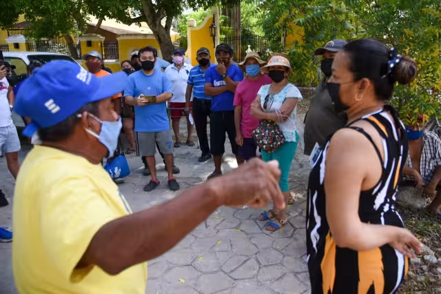 Alrededor de 20 por ciento de la tenencia de la tierra ejidal en las tres Entidades de la Península de Yucatán pertenece a mujeres