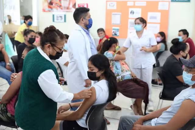 La vacuna que recibirán será de la farmacéutica AstraZeneca