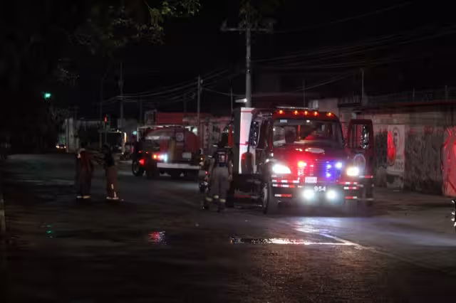 ¿Atentado? Explota taller de reparación de embarcaciones en Cancún