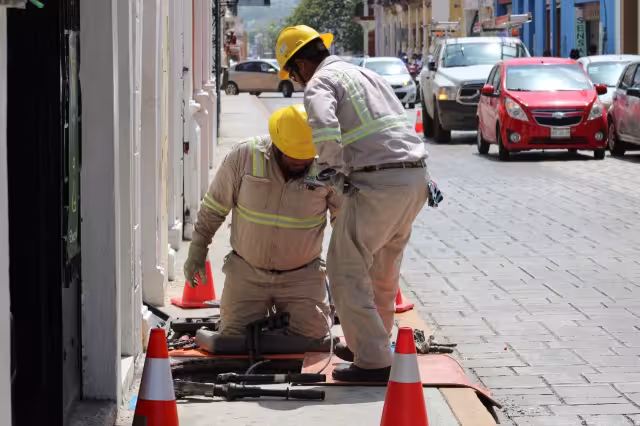 La CFE continúa con los trabajos de mantenimiento eléctrico