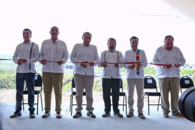 Adán Augusto, secretario de Gobernación, acudió a la inauguración de la obra federal