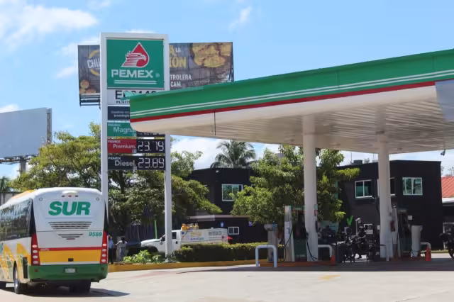 Fueron a comprar 50 litros al establecimiento y dicen que los engañaron