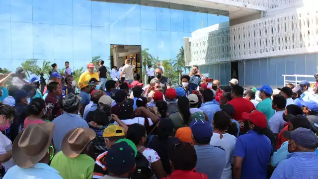 Campesinos de Tenabo protestaron en el Palacio de Gobierno de Campeche