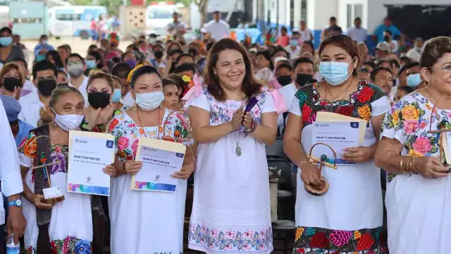 11 hombres y mujeres fueron reconocidos por el Gobierno del Estado
