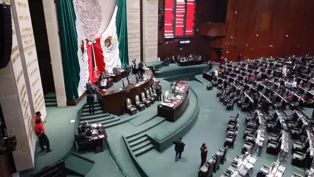 El pleno de la Cámara de Diputados discuten el  proyecto de reforma en materia eléctrica