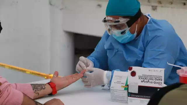 La prueba consiste en tomar una pequeña muestra de sangre