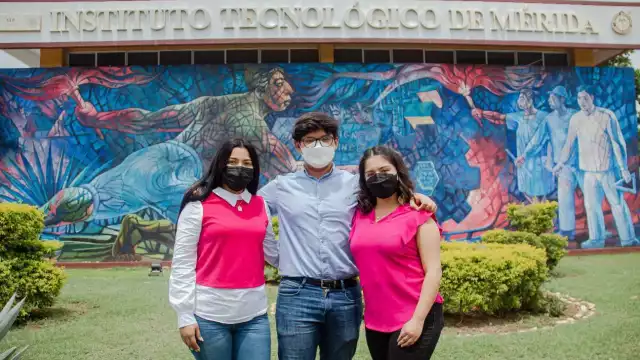 Samantha Peniche, Kristal Mis y Johan Ferraez obtuvieron el tercer lugar en la categoría de Ciencias Ambientales