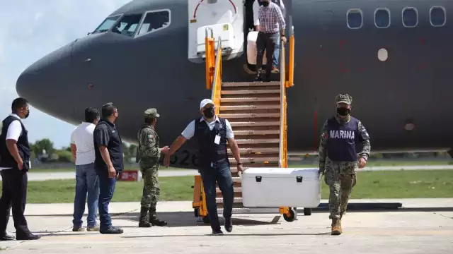 Arriban a Yucatán 100 mil 800 vacunas contra COVID-19