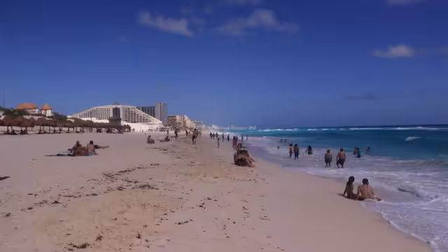 Debido a las restricciones del Semáforo Naranja, así lucen las playas