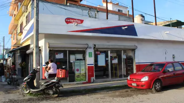 La empleada aseguró que al dueño no le hacen nada porque tiene "amistades con autoridades municipales y estatales"