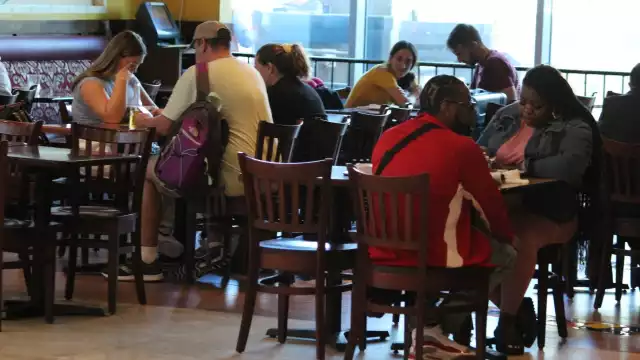 El Presidente de la Canirac en Cancún aseguró que deben seguir cumpliéndose las medidas de prevención establecidas por la Cofepris y la STYPS