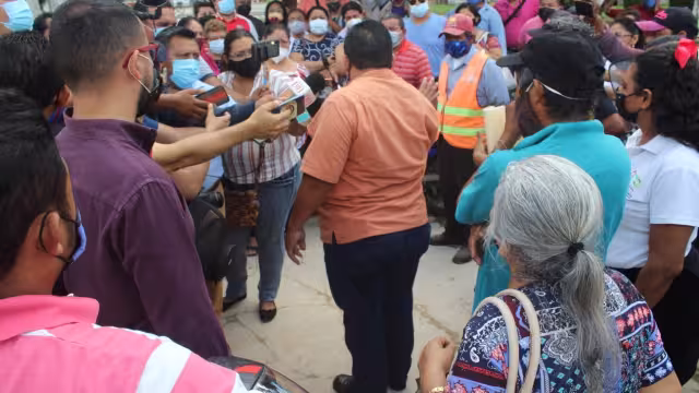 Alrededor de 400 empleados argumentaron que recibieron descuentos en el pago de su aguinaldo

