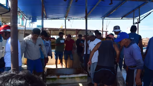 Los hombres de mar exigen saber quiénes son los asaltantes y qué hicieron con sus herramientas