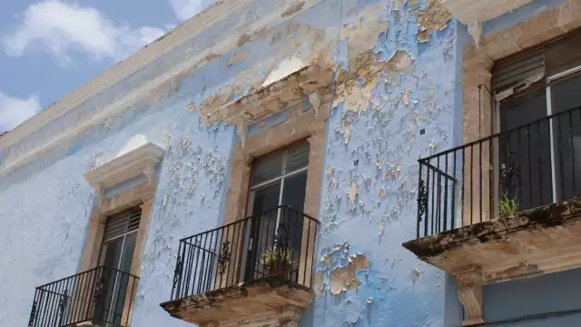 Una casa se derrumbó la noche de ayer en el Centro Histórico de Campeche debido a las lluvias