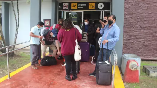 Las 3 aerolíneas que ofrecen servicio son: Aeroméxico, Volaris y Vivaerobus