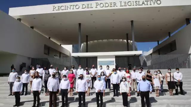 Actualmente se están llevando programas en apoyo de familias de diversos  municipios de Yucatán