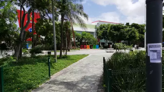 'El Crucero' de Cancún ha cambiado con el paso del tiempo, pero hay fotografías que muestran cómo era hace 30 años