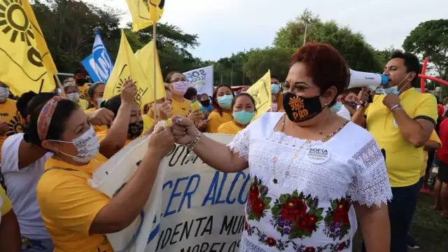 A pesar de los contagios por COVID-19, algunos candidatos hicieron eventos masivos