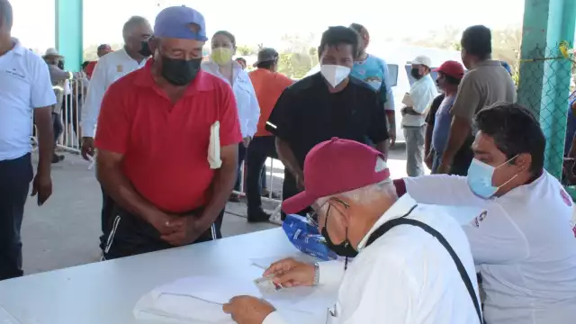 Todos los pescadores de Ciudad del Carmen estaban confiados que iban a recibir su pagos, sin embargo, varios quedaron afuera, aseguran
