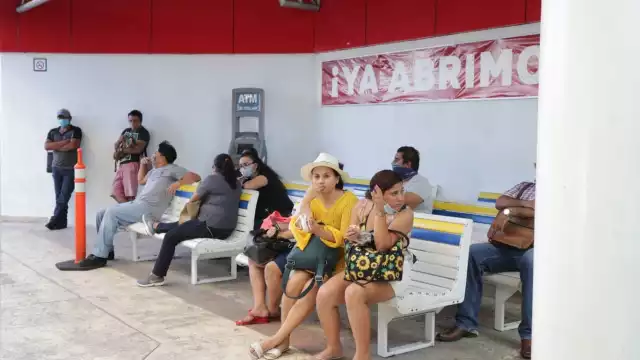 Hasta las 12:00 horas se reportaron 562 pacientes en aislamiento social y 172 hospitalizados